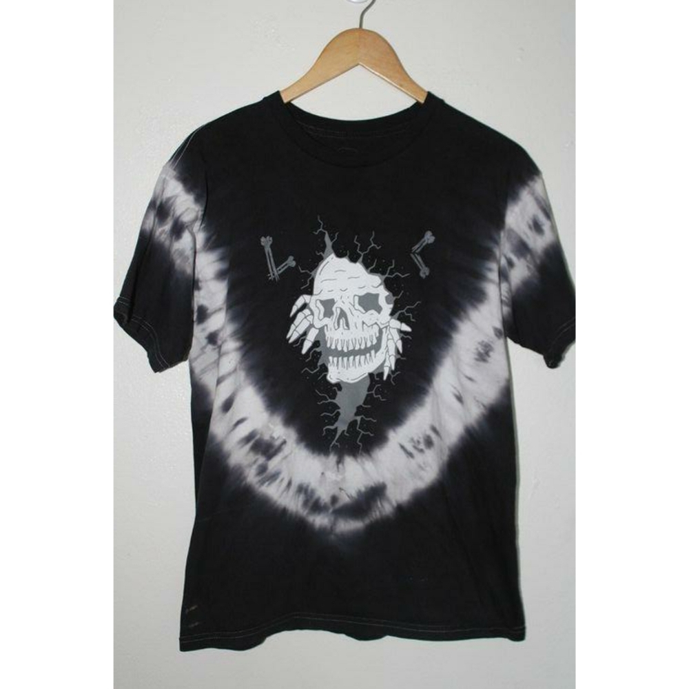Skull tie dye